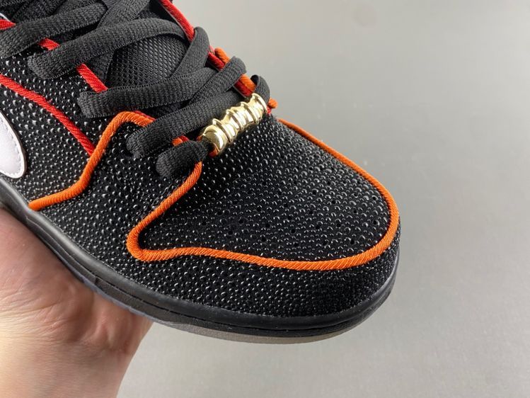 Nike SB Dunk Low
