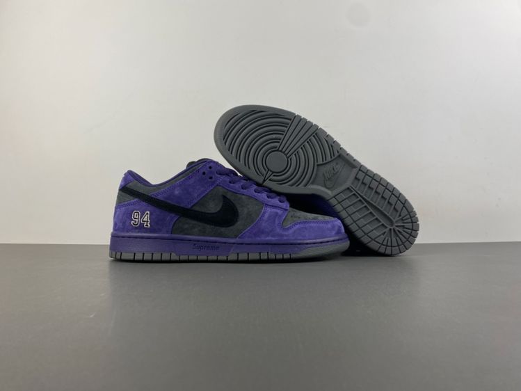Supreme x Nike SB Dunk Low