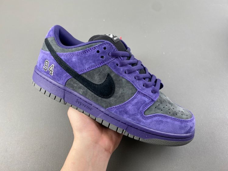 Supreme x Nike SB Dunk Low