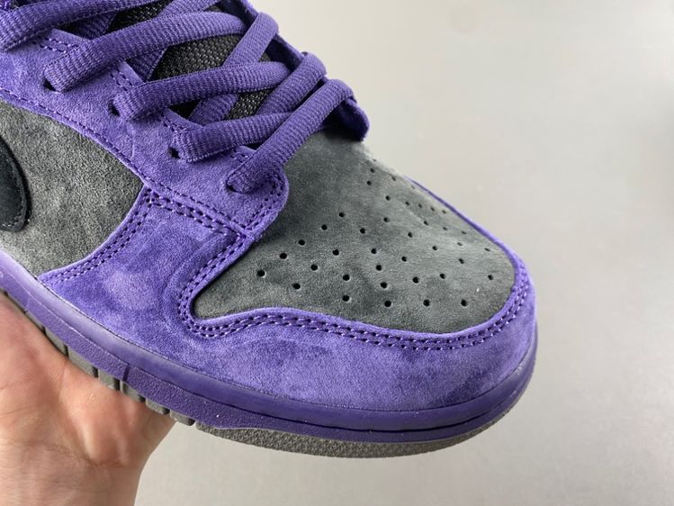 Supreme x Nike SB Dunk Low