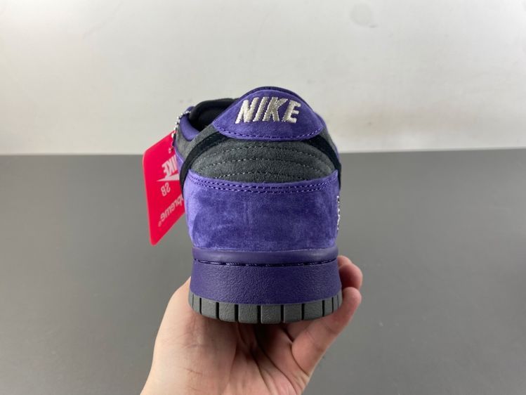 Supreme x Nike SB Dunk Low