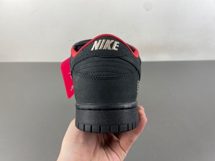 Supreme x Nike SB Dunk Low “Black/Red