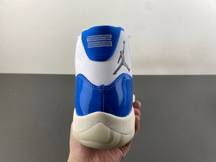 Air Jordan 11