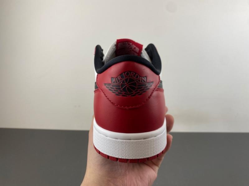 Air Jordan 1 Low OG “Chicago
