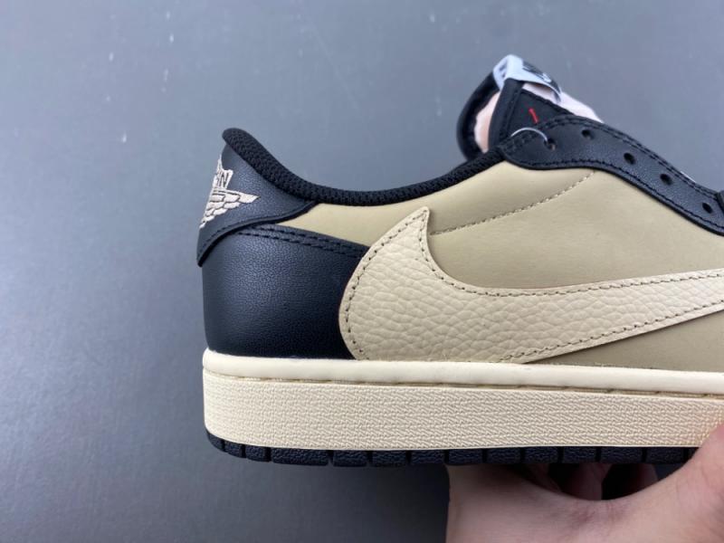 Travis Scott x Air Jordan 1 Low OG