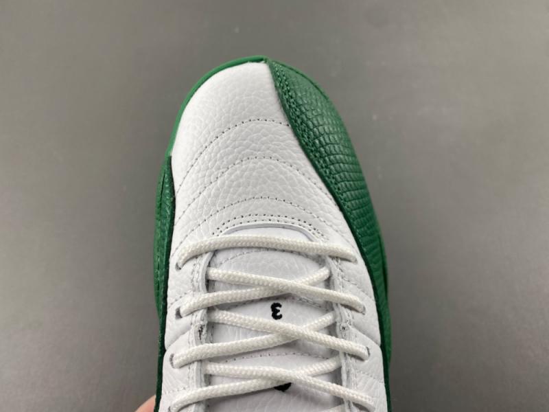 Air Jordan 12“Bucks