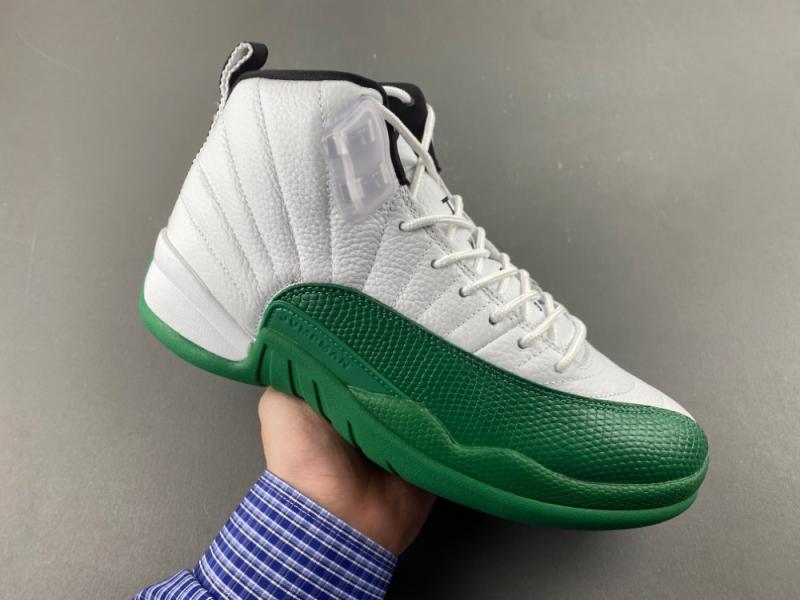 Air Jordan 12“Bucks
