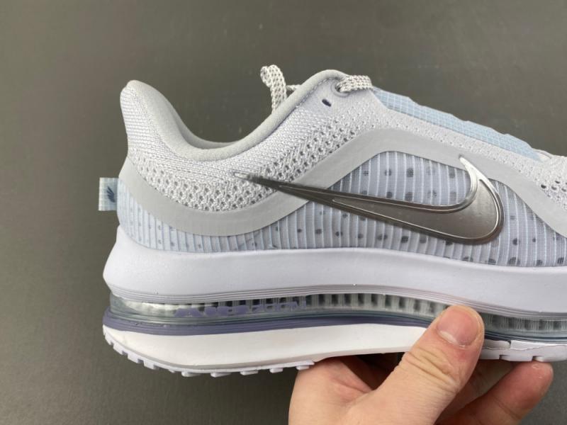 Nike Pegasus Premium Football Grey