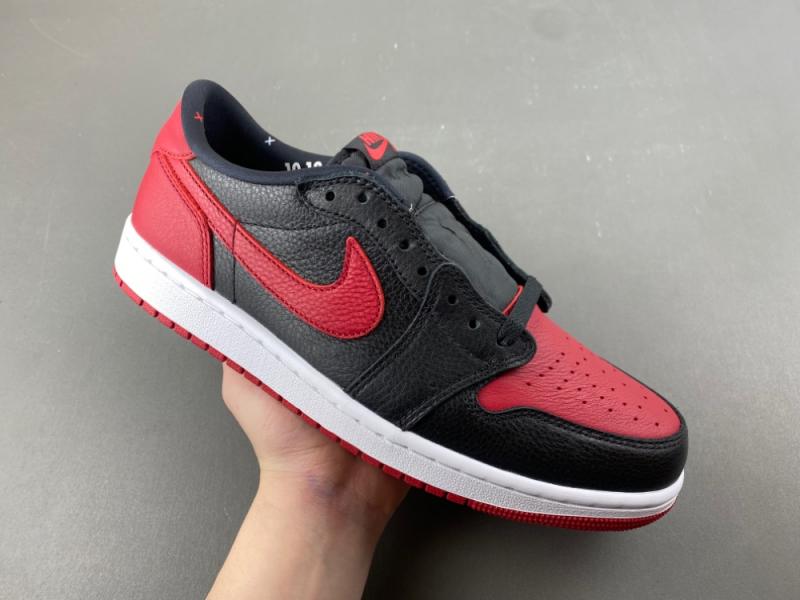 Air Jordan 1 Low OG “Banned”
