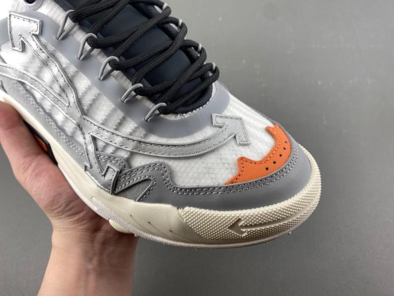 Off-White c/o Virgil Abloh