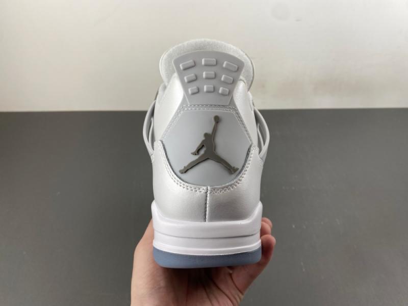 Air Jordan 4 Retro