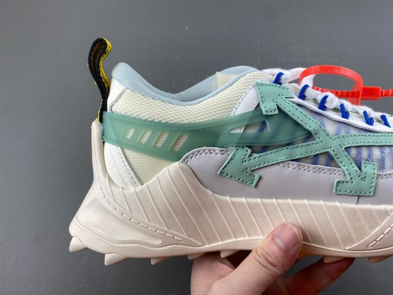 Off-White c/o Virgil Abloh