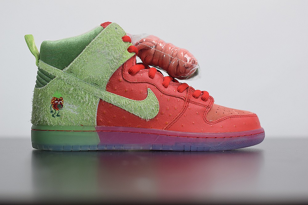 Nike SB Dunk High Strawberry Coungh
