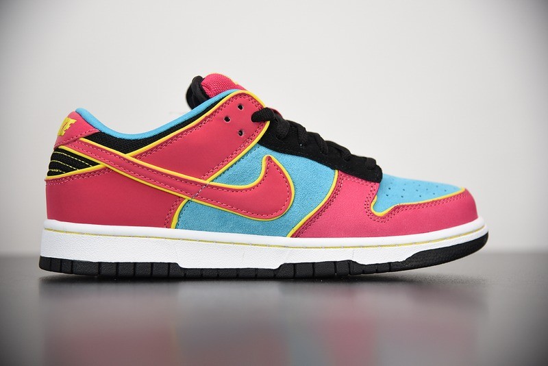 Nike Dunk SB Low Ms.Pacman