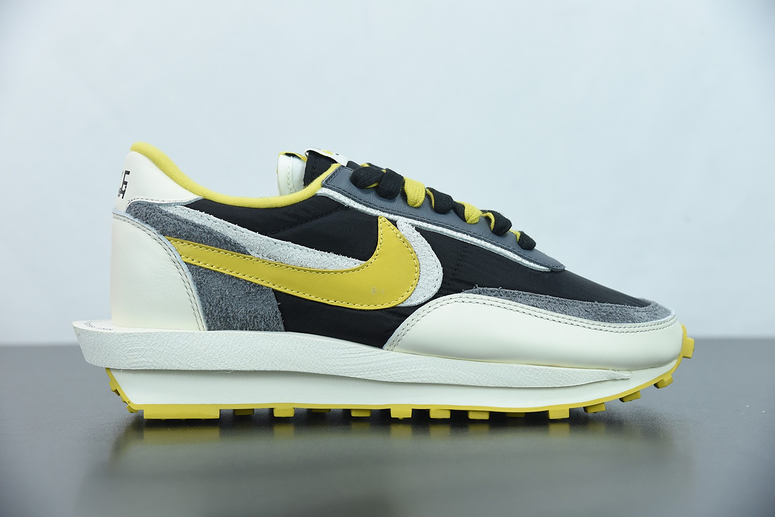 Nike Vaporwaffle sacai Undercover Black Bright Citron