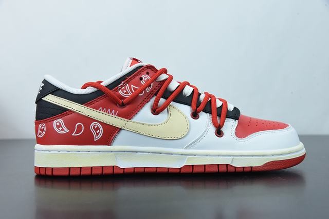 Off-White x Nk Dunk Low “University Red”