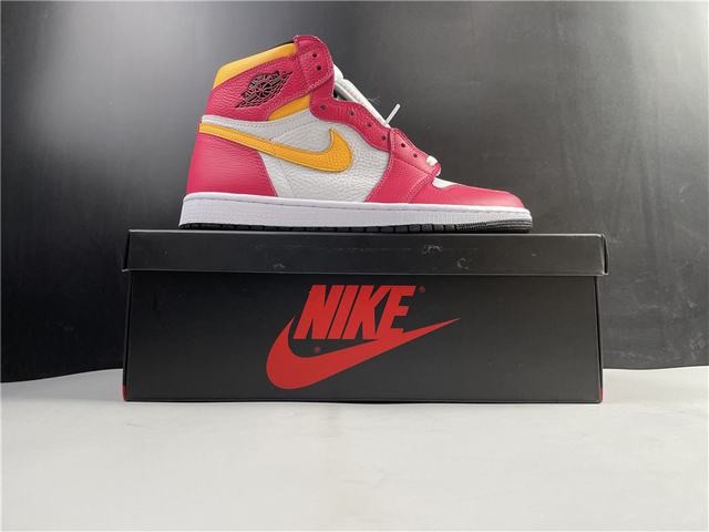 Air Jordan 1 High OG“Light Fusion Red”