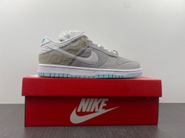 Nike Dunk Low SE Barber Shop Grey