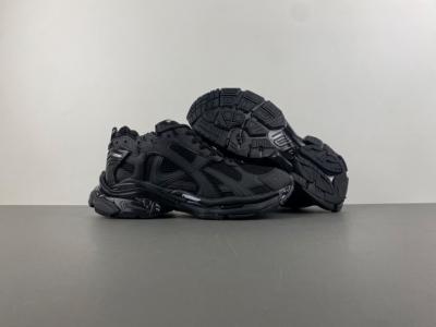 5Balenciaga